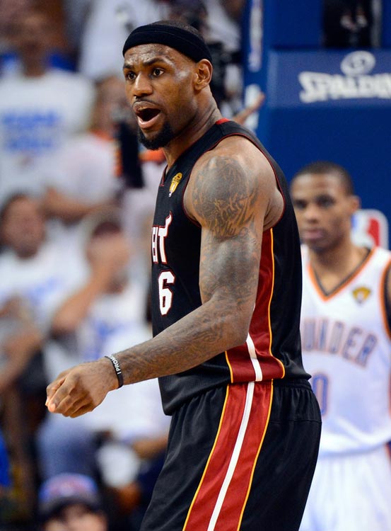 帕尔马官方：铃木彩艳左手中指及手舟骨复合骨折，将接受手术